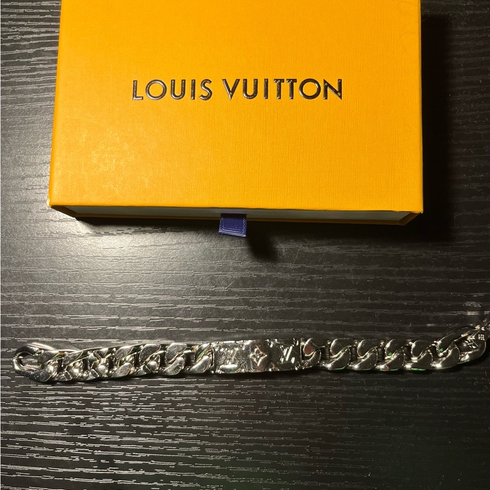 Louis Vuitton Silver Chain Bracelet with Box